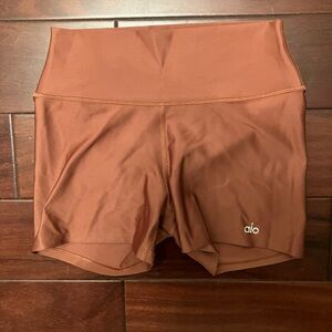 ALO Yoga Women's Rust Athletic Shorts
